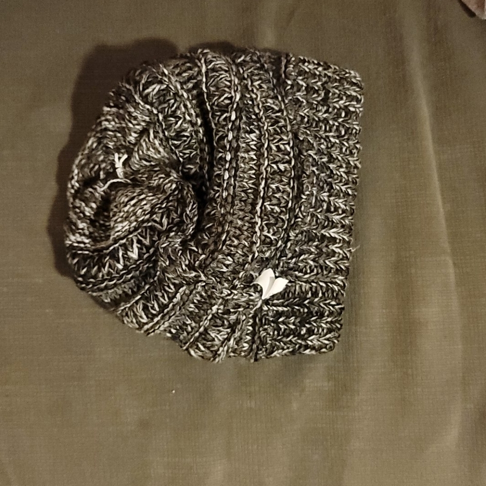 Hat - Picture 3 of 4